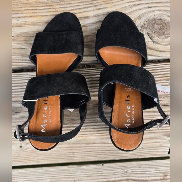 Mariella Black Heels - Picture 2 of 10